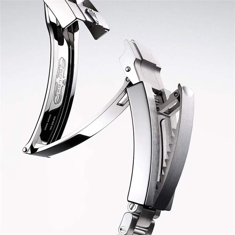 Glidelock延展系統(tǒng)將表扣內(nèi)的蠔式折扣延展鏈節(jié)移除。 (Rolex) 2022勞力士Rolex Deepsea手表7項新革新勞力士隱藏款細節(jié)升級不加價-復刻表