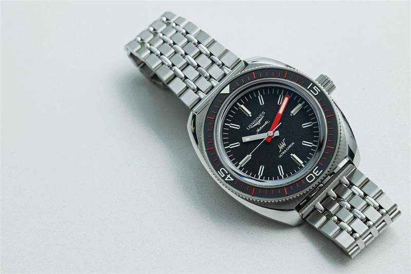 重新踏入高振頻世界！浪琴發表全新Ultra-Chron超級天文臺腕表-復刻表