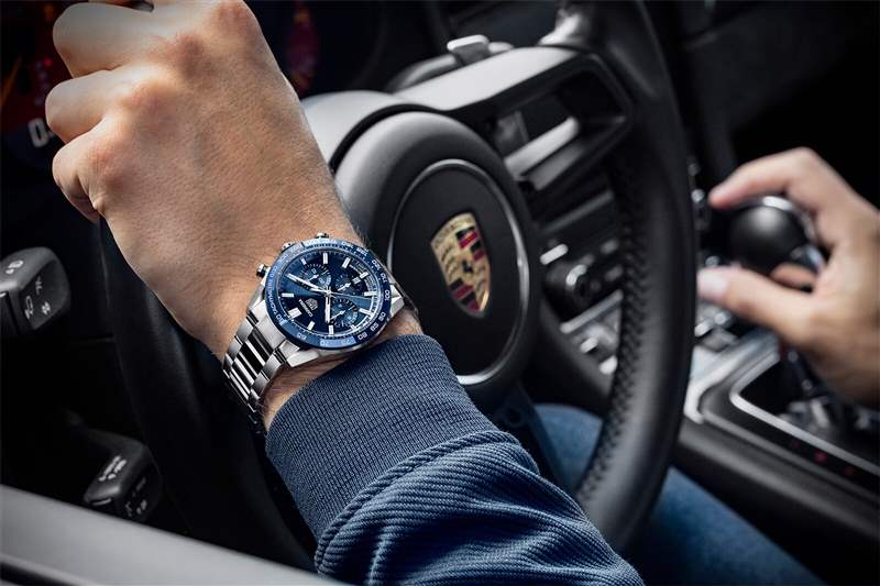 泰格豪雅卡萊拉系列CBN2A系列運(yùn)動(dòng)時(shí)計(jì)腕表-復(fù)刻表