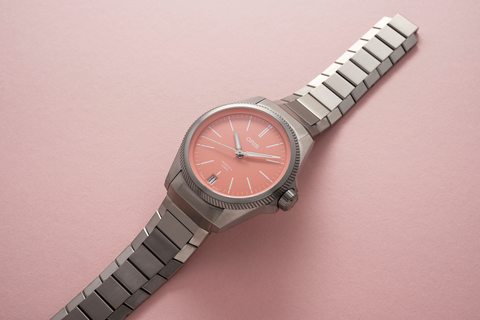 多色彩可選，好搭配又俐落的當(dāng)代都會飛行表！-復(fù)刻表