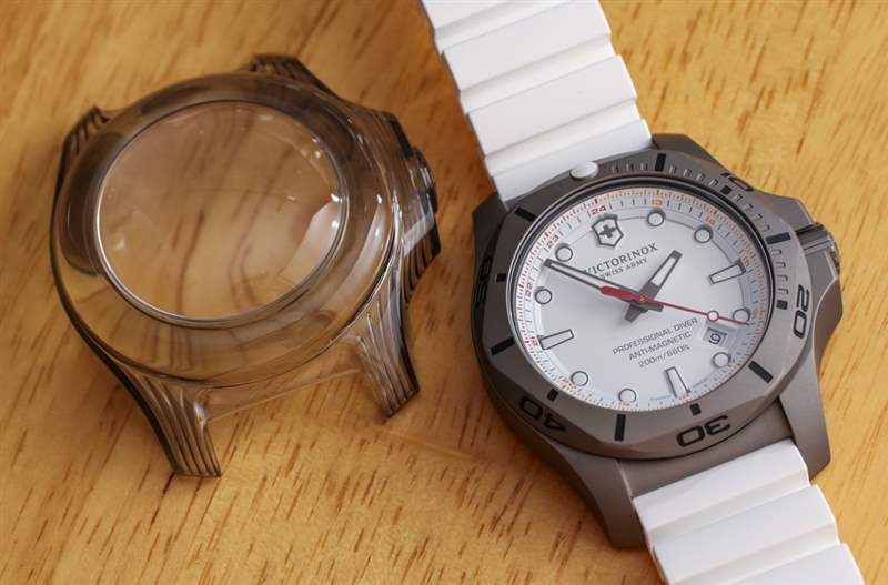 Victorinox 瑞士軍 INOX 專業(yè)潛水員鈦手表動手-復(fù)刻表