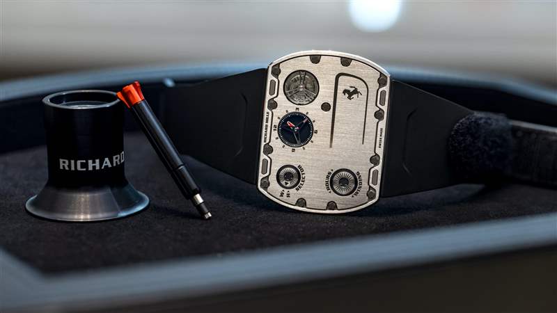 親身體驗(yàn)佩戴世界上最薄的手表 Richard Mille RM UP-01 的感覺(jué)-復(fù)刻表