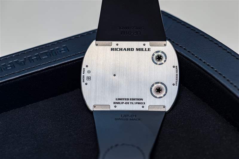 親身體驗(yàn)佩戴世界上最薄的手表 Richard Mille RM UP-01 的感覺(jué)-復(fù)刻表