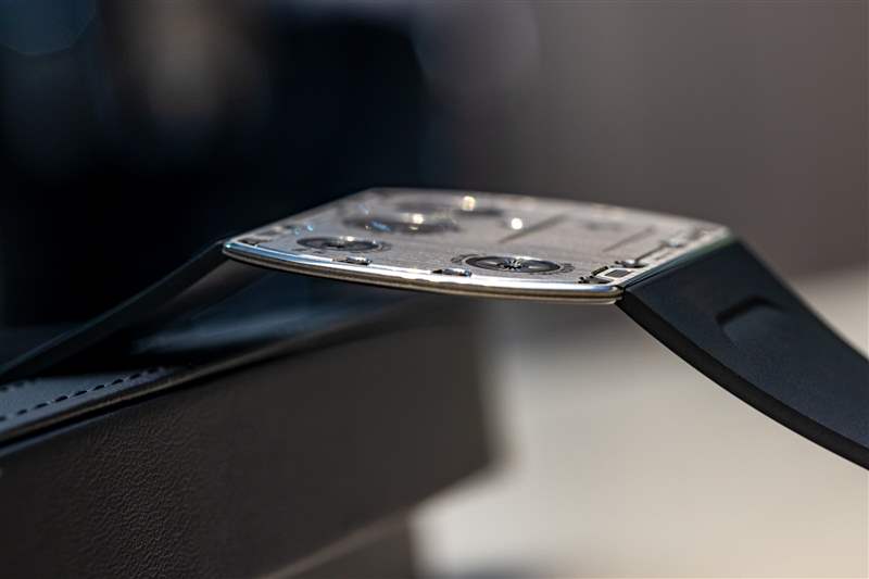 親身體驗(yàn)佩戴世界上最薄的手表 Richard Mille RM UP-01 的感覺(jué)-復(fù)刻表