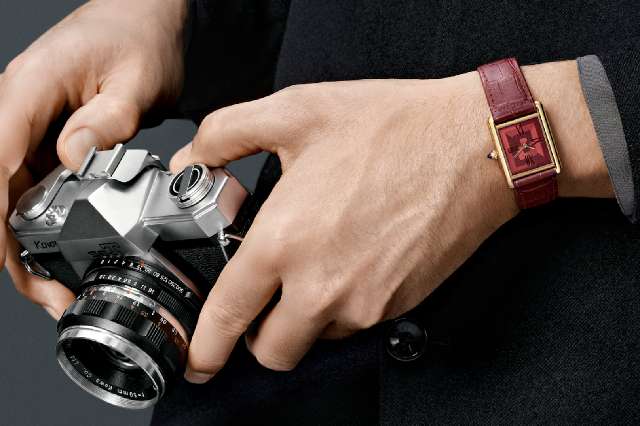 推出全新卡地亞坦克Louis Cartier是史上最迷人的坦克-復(fù)刻表