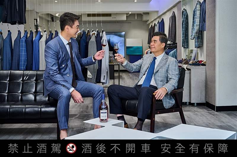 跨越經(jīng)典，以質(zhì)感開創(chuàng)迎風(fēng)飛翔新局！新式訂制西服STYDER創(chuàng)辦人黃淯晨與父親的跨世代對談-復(fù)刻表