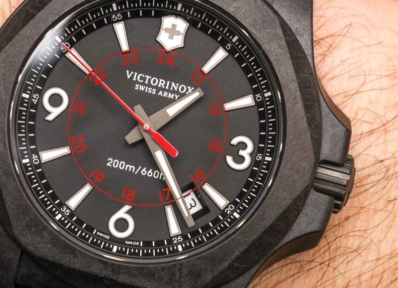 維氏瑞士軍INOX碳Naimakka傘繩表帶手表評論-復(fù)刻表