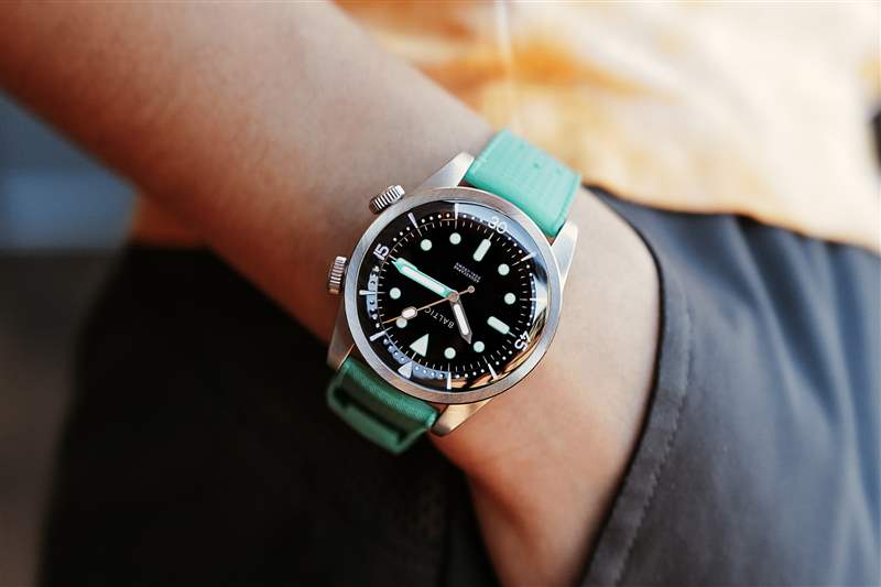 動手移動Rugrats波羅的海5周年紀念手表是90年孩子的夢想-復刻表