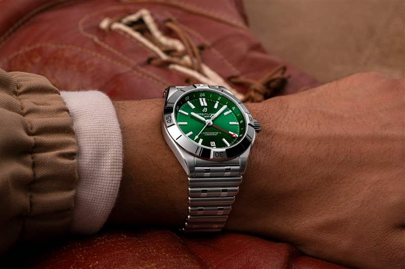 Breitling航空經(jīng)典Navitimer70周年聯(lián)乘國泰GMT腕表限量200枚-復(fù)刻表