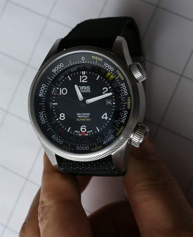 豪利時大表冠ProPilot高度計腕表實戰飛行首秀-復刻表
