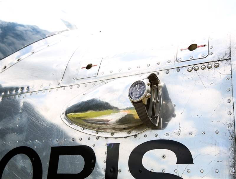 豪利時大表冠ProPilot高度計腕表實戰飛行首秀-復刻表