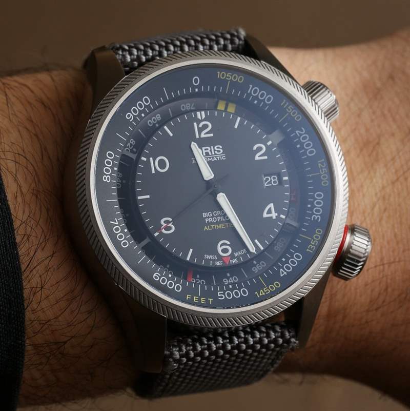 豪利時大表冠ProPilot高度計腕表實戰飛行首秀-復刻表