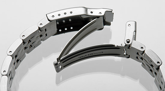 steel-watch-bracelet-deployment 10點教你入門級手表應該怎么選?-復刻表