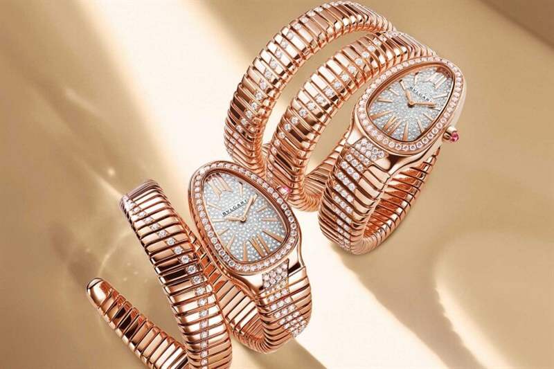 寶格麗Serpenti Tubogas Infinity呈現(xiàn)出活靈活現(xiàn)的靈蛇曲線(xiàn)-復(fù)刻表