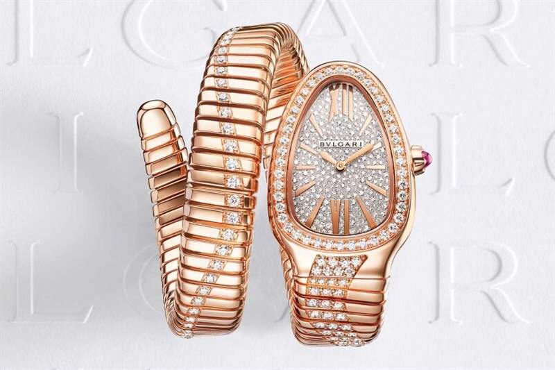 寶格麗Serpenti Tubogas Infinity呈現(xiàn)出活靈活現(xiàn)的靈蛇曲線(xiàn)-復(fù)刻表