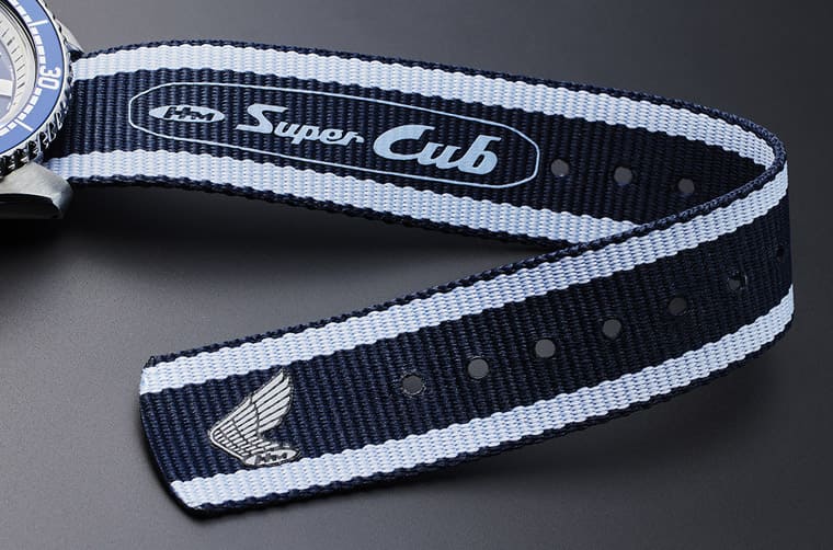 SEIKO第三款HONDA本田小狼聯(lián)名表5 Sports系列化身經(jīng)典摩托車-復(fù)刻表