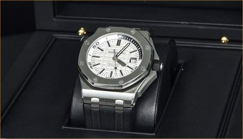 愛(ài)彼和江詩(shī)丹頓哪個(gè)檔次更高(愛(ài)彼和江詩(shī)丹頓哪個(gè)好)-復(fù)刻表